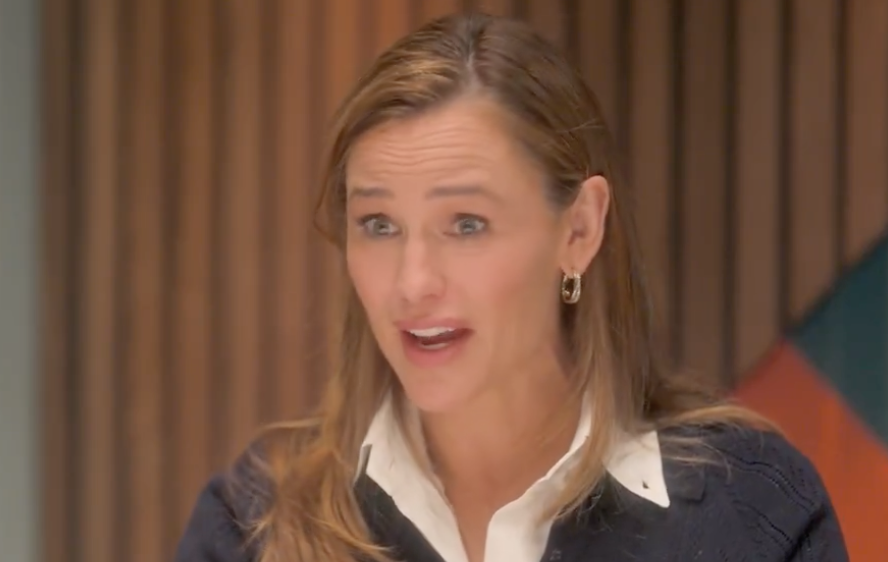 Jennifer Garner on the absolute weirdness of being followed by photographers day and night for basically forever is a genuine jaw-dropper