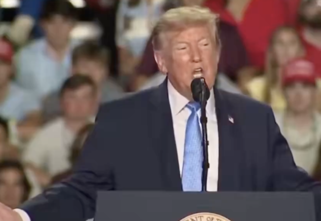 Donald Trump was just hit with an all-time great heckle and now the entire internet wants to buy them a beer