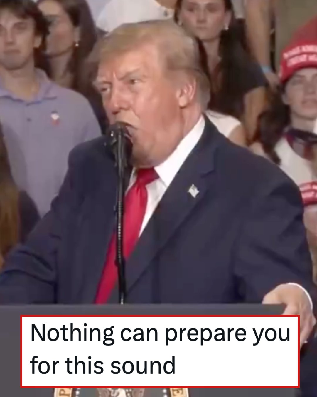 Appeared Pic Donald Trump appeared to suffer a glitch mid-speech and this weird AF ...