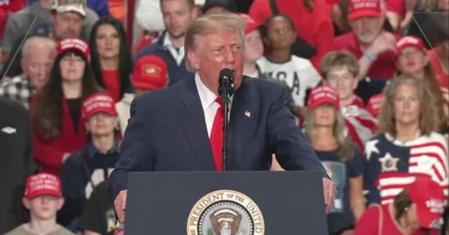 Trump claimed New Yorkers have to say “Hi, gestating”, instead of “Hi, Mom”, but the internet branded him dumb (with a B) – 17 biting clapbacks